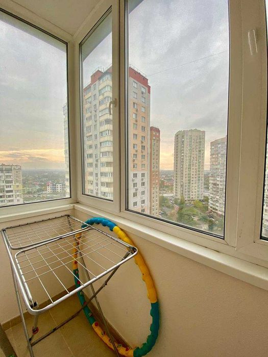 Лаврухіна 12, оренда 2-к квартири, Троєщина, ТРЦ Район!