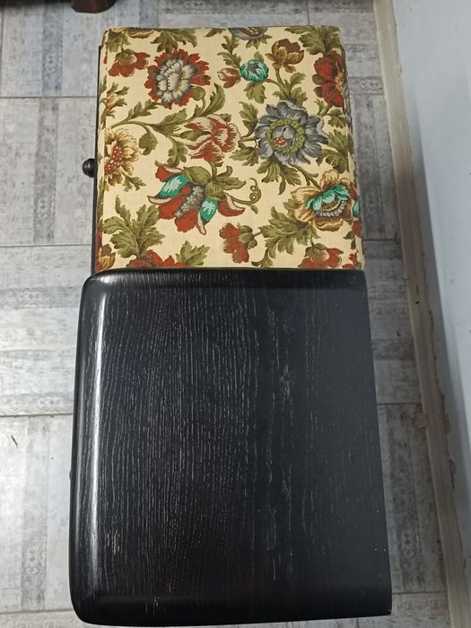 Столик телефонний з кріслом