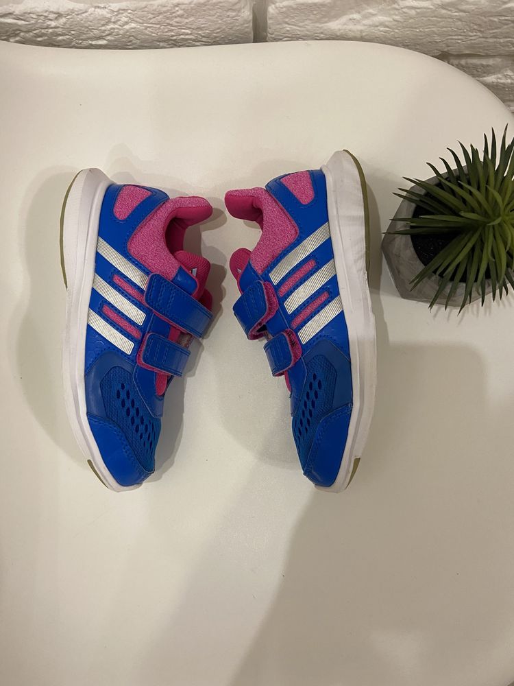 Кроссовки Adidas.  31 р. 20,5 см стелька.