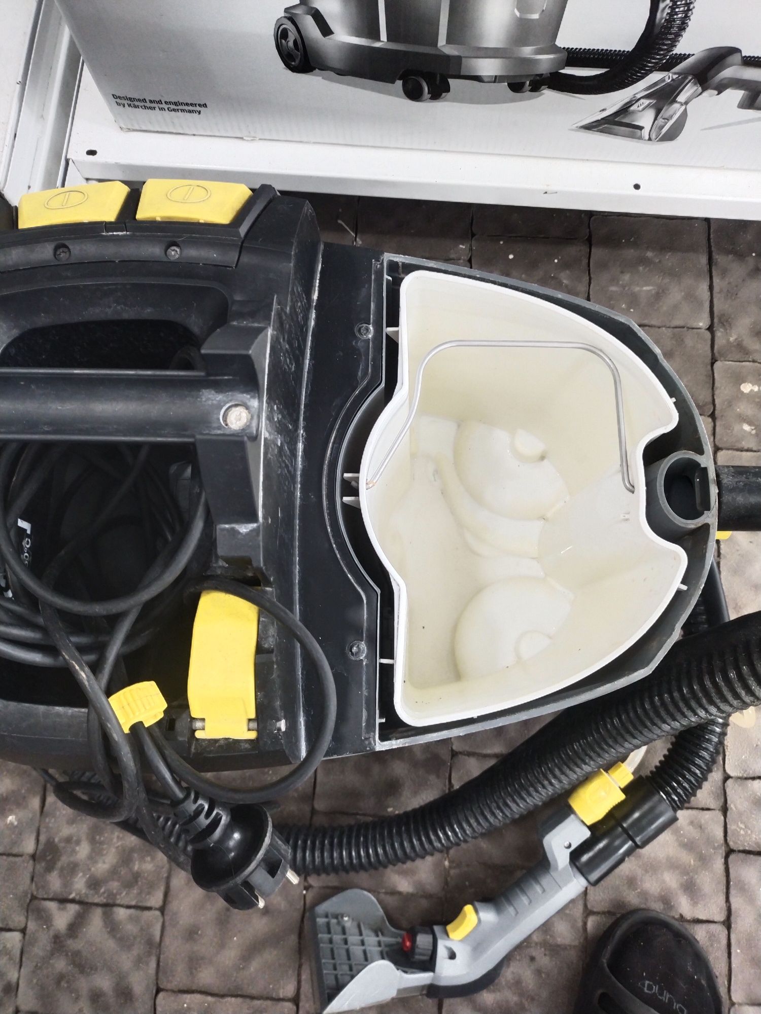 Миючий пилесос  Karcher8/1