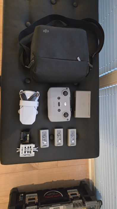 DJI Mavic Mini Fly More Combo – 3 baterie, torba, pełen zestaw – stan