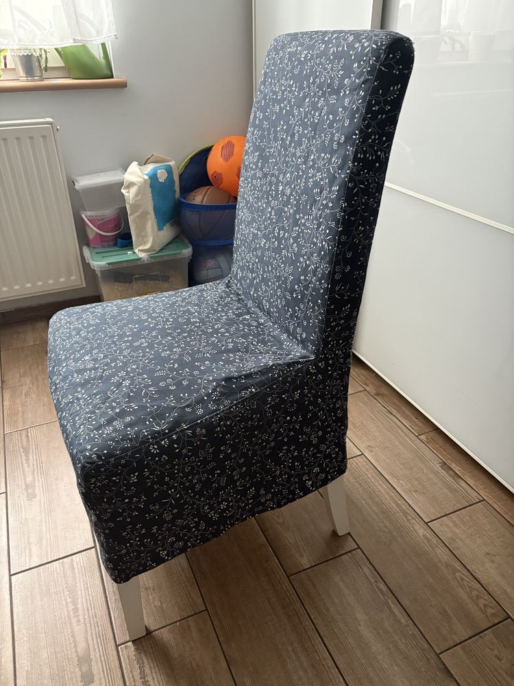 Krzesła Henriksdal 4 sztuki Ikea plus pokrowce