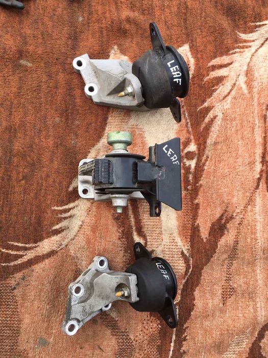 Подушка двигуна кронштейн коробки Nissan Leaf Ніссан Ліф 11-17 Розбор