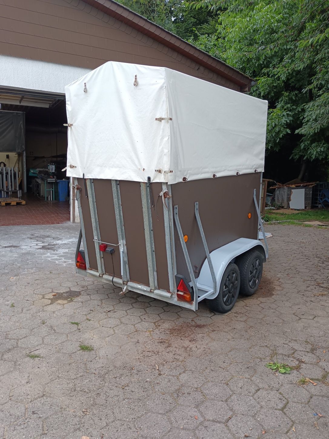 Sprzedam przyczepy do koni lub innych zwierząt na kat B Dmc 1200