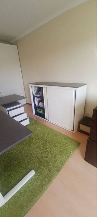 Mobiliario de escritorio branco