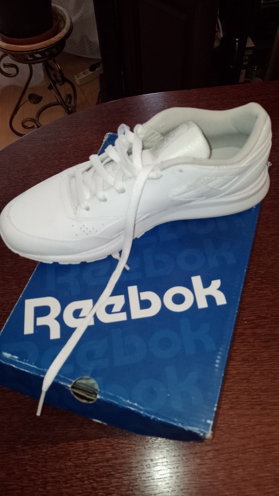 Nowe piękne buty Reebok 9,5 USA