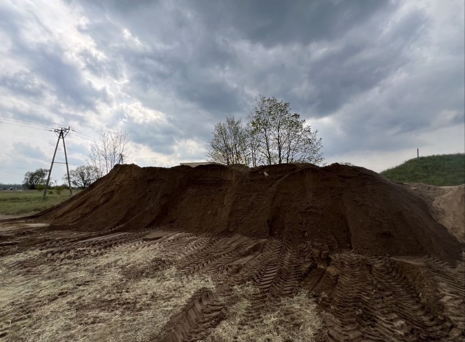 Przesiana ziemia pod trawnik