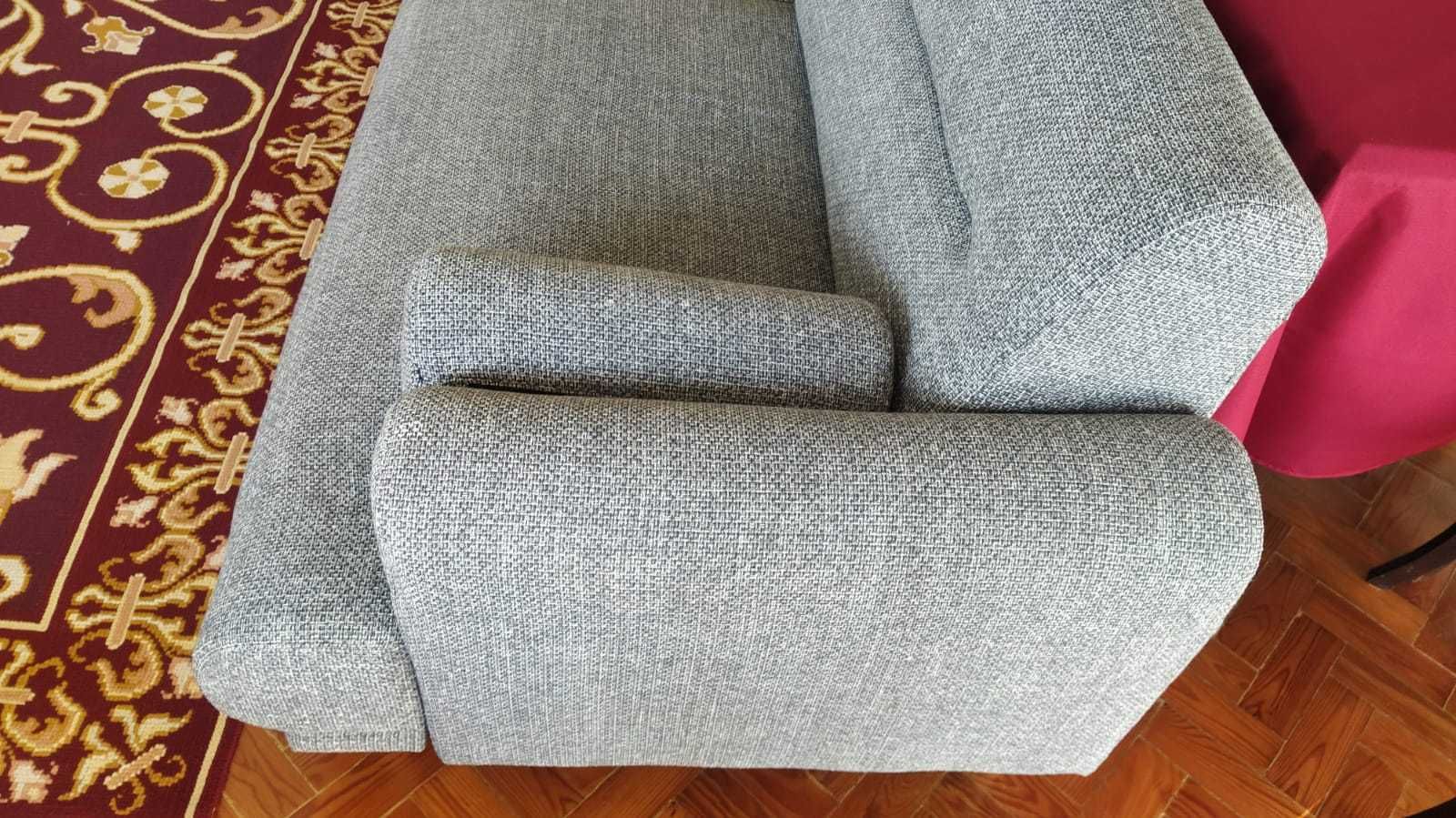 Sofá IKEA modelo Langaryd 3 lugares cinzento escuro - desmontado