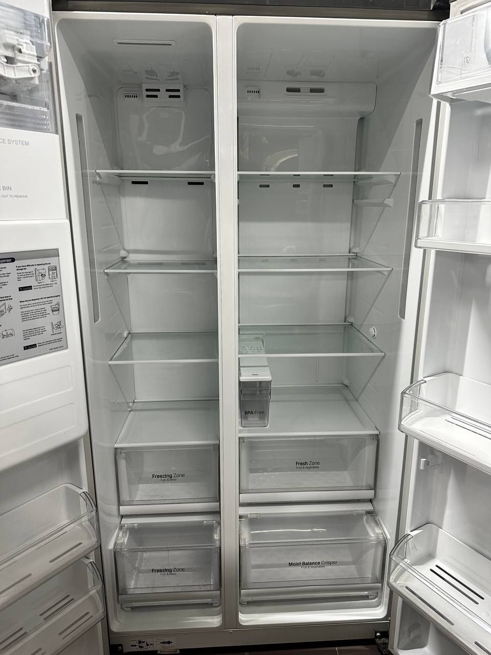 Холодильник side by side LG
No frost 
91,2x179x71,7 см 
A++
663 л
Mult