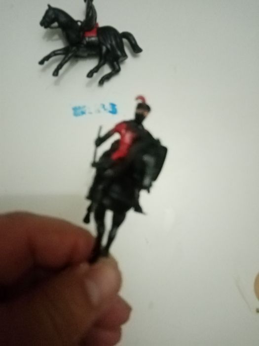 Комплект Фигурки рицаря на лошади .