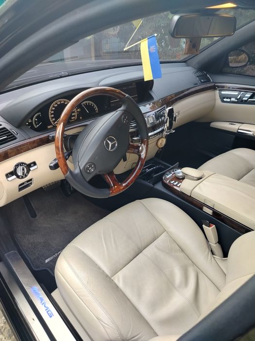 Mercedes -Benz S-Class