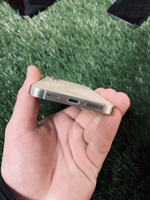 Продам samsung s24 в идиальном состоянии 8/128