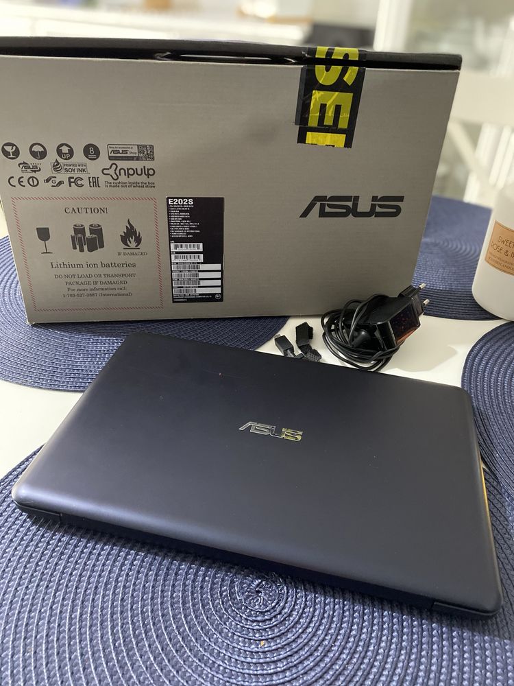 Notebook laptop asus E202s