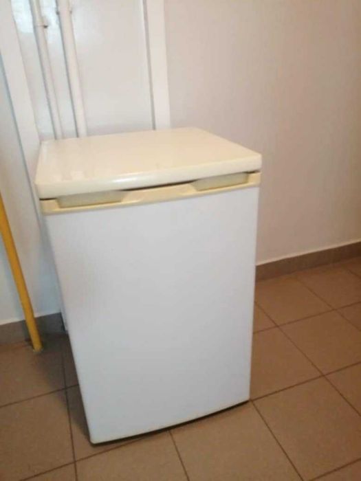 Lodówka mała sprawna