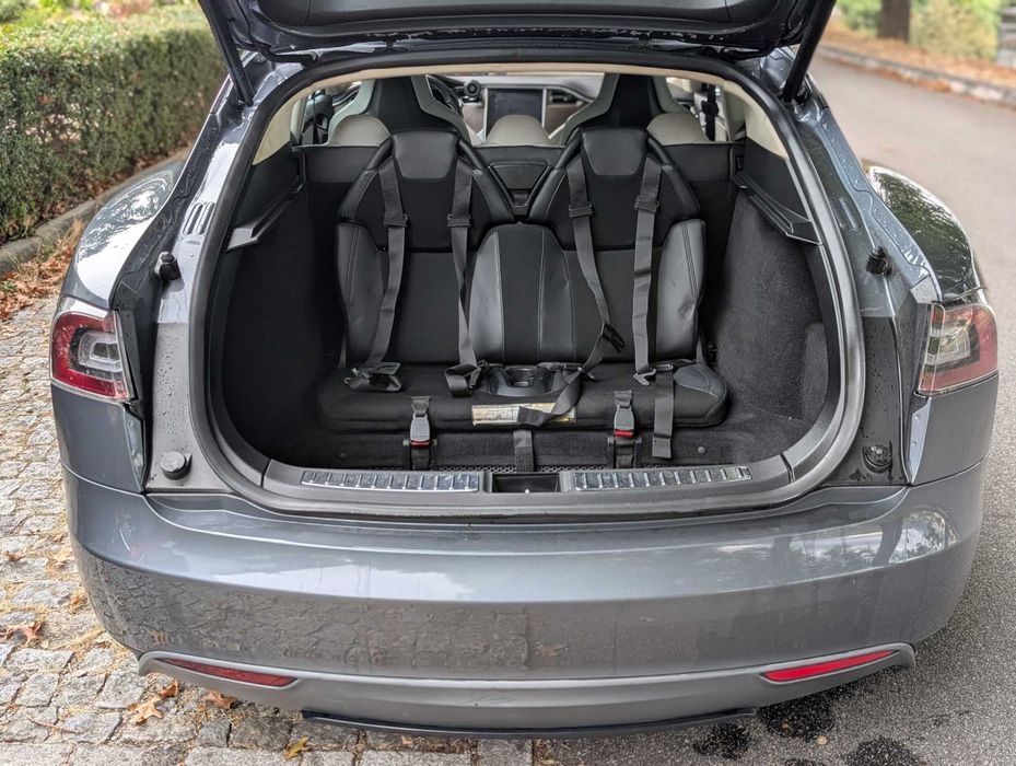Tesla Model S 85