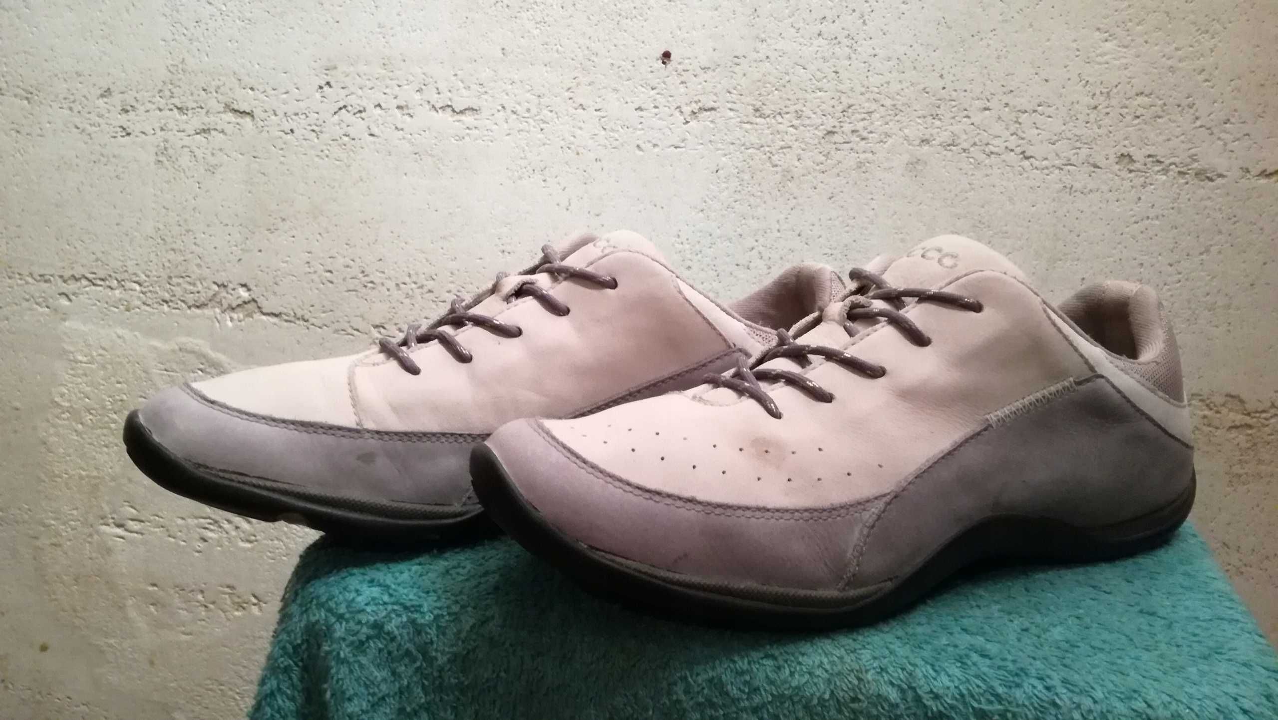 Damskie sneakersy ECCO r.40 skóra stan bardzo dobry