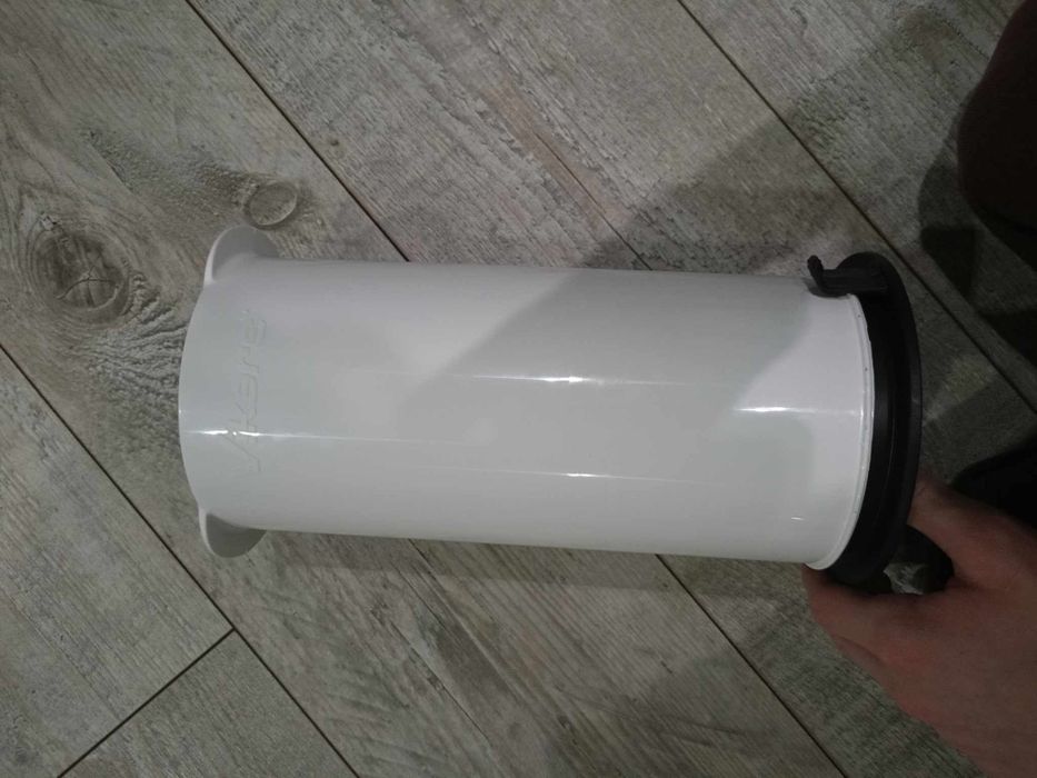 Zgniatarka do puszek przenośna 2,5 l