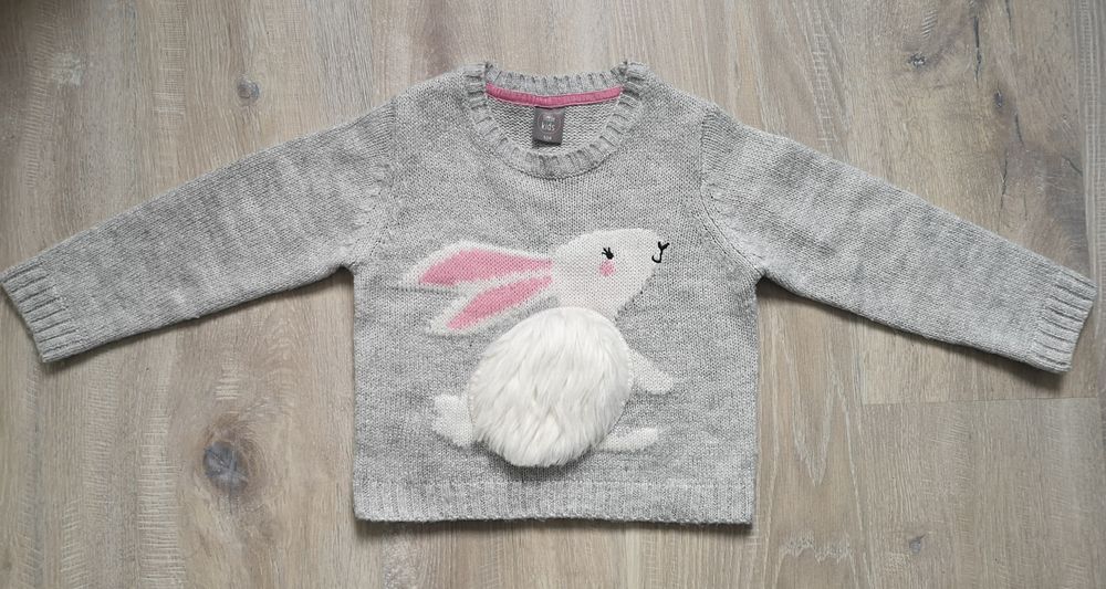 Sweter dziewczęcy rozm. 104