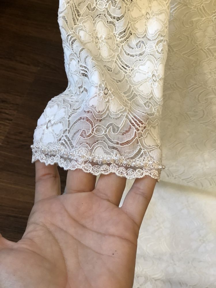 Sukienka koronka z odkrytymi plecami