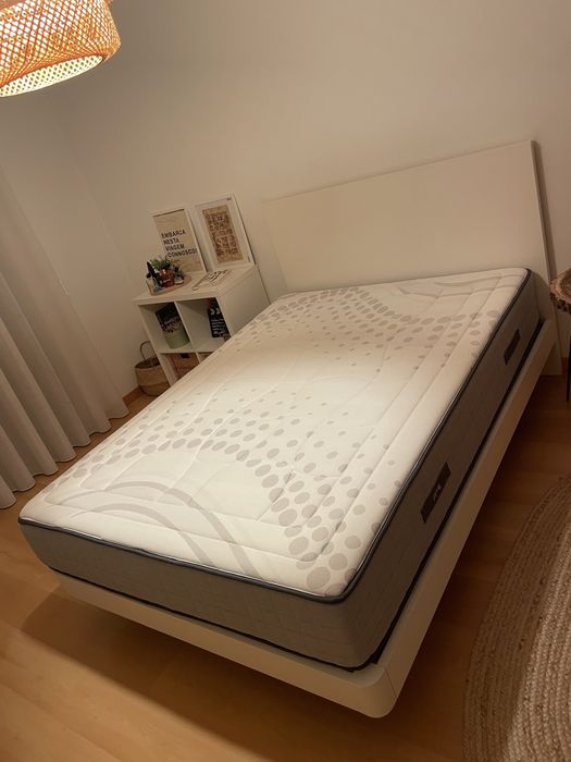 Cama com colchão