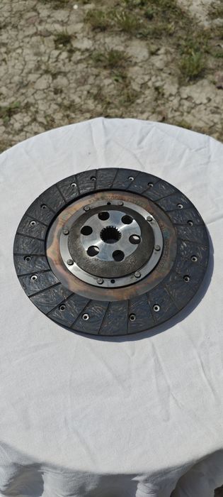 Продам комплект зчеплення фірми Valeo на Рено лагуна 2 1.9 дизель