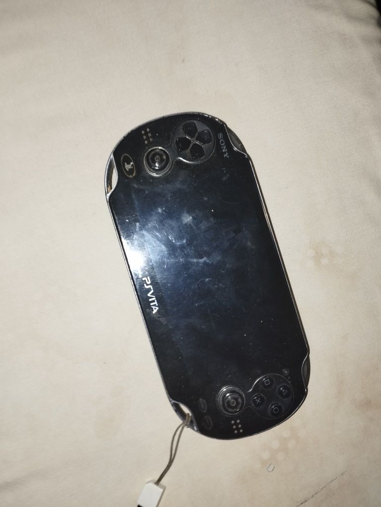 PS Vita desbloqueada com carregador