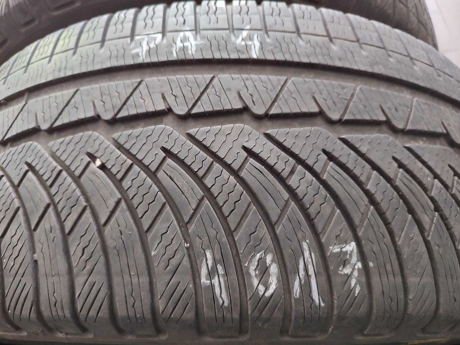 opony 235/45-18 PA 4  98V XL Michelin Pilot Alpin 4