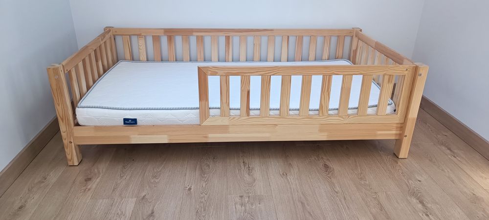 Łóżko dziecięce drewniane 160x80 plus materac