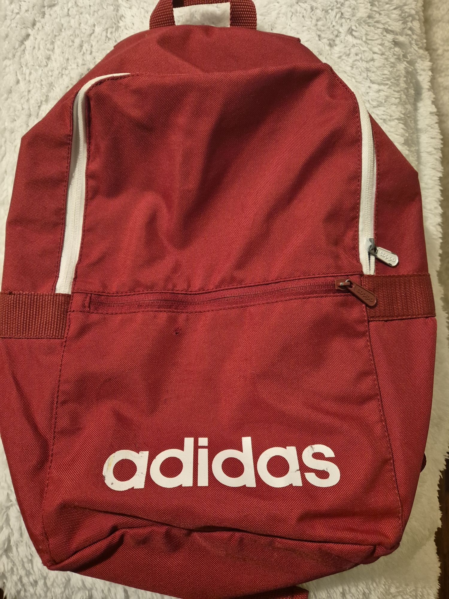 Mochila adidas vermelha