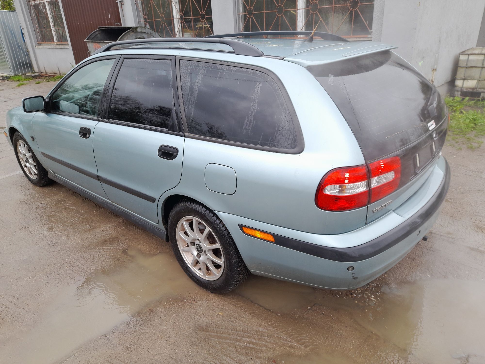 Volvo V-40 2.0 turbo Benzyna AUTOMATIC Xenony model 2003