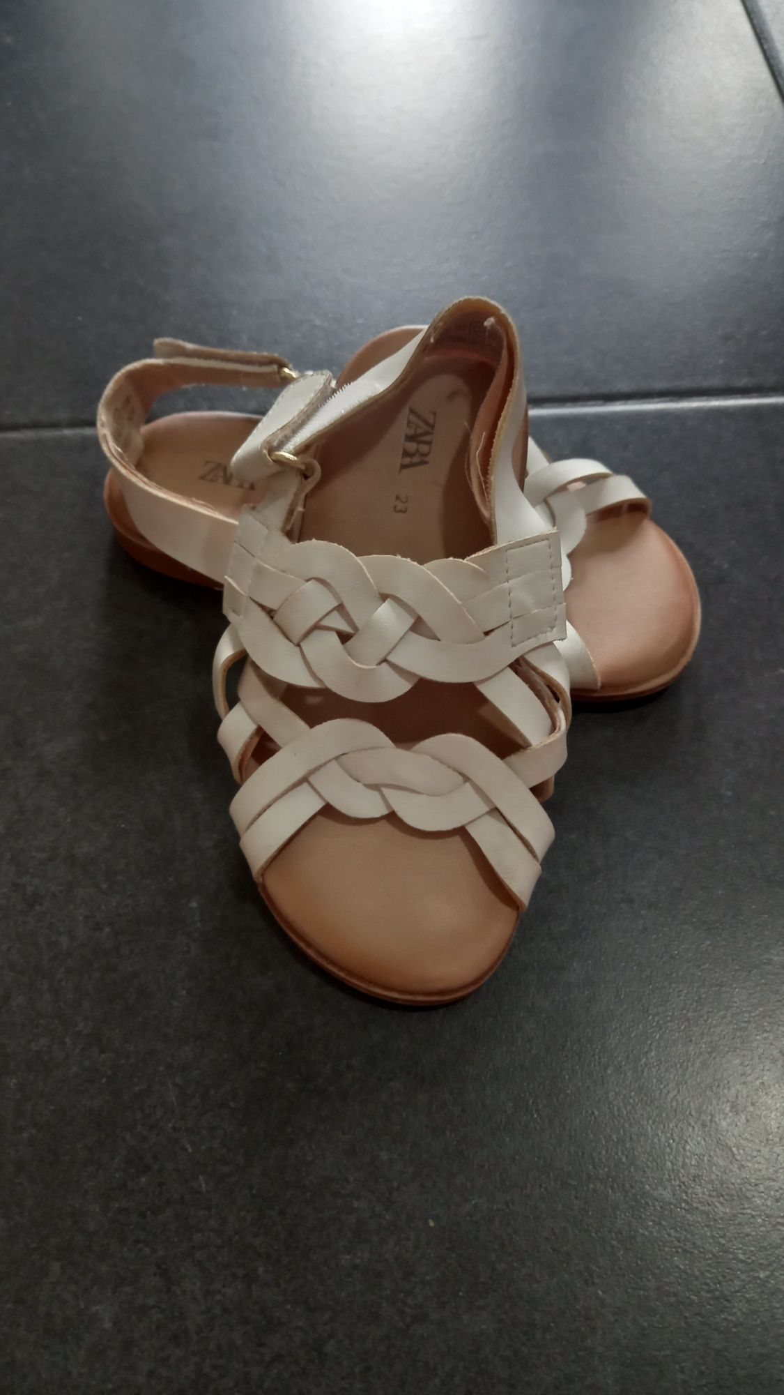 Sandálias da Marca Zara