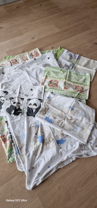 Zestaw czterech kompletów pościeli dla niemowląt poduszka plus kołdra