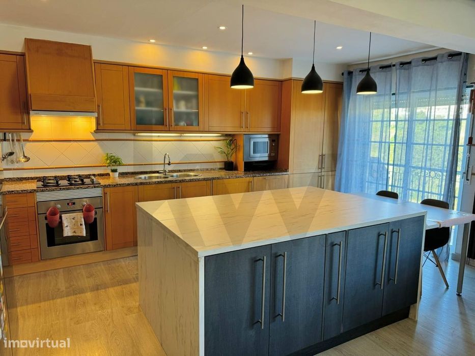 Apartamento T5 Duplex Exclusivo com Vista Deslumbrante para o Palácio