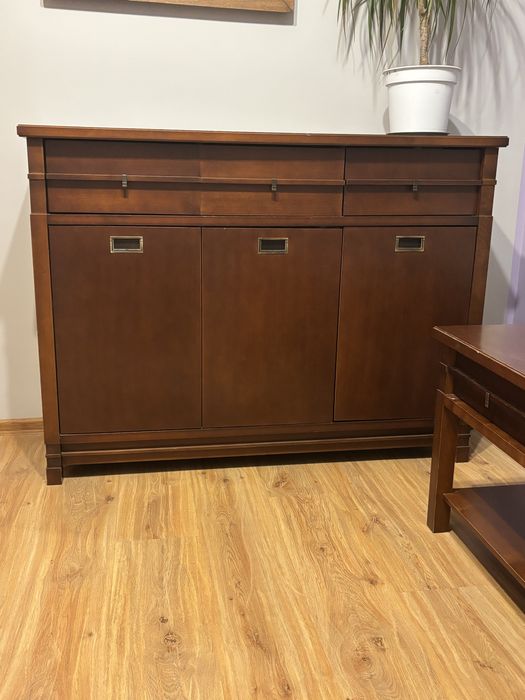 Komoda, solidne drewniane meble, mahoń, do niewielkiej renowacji