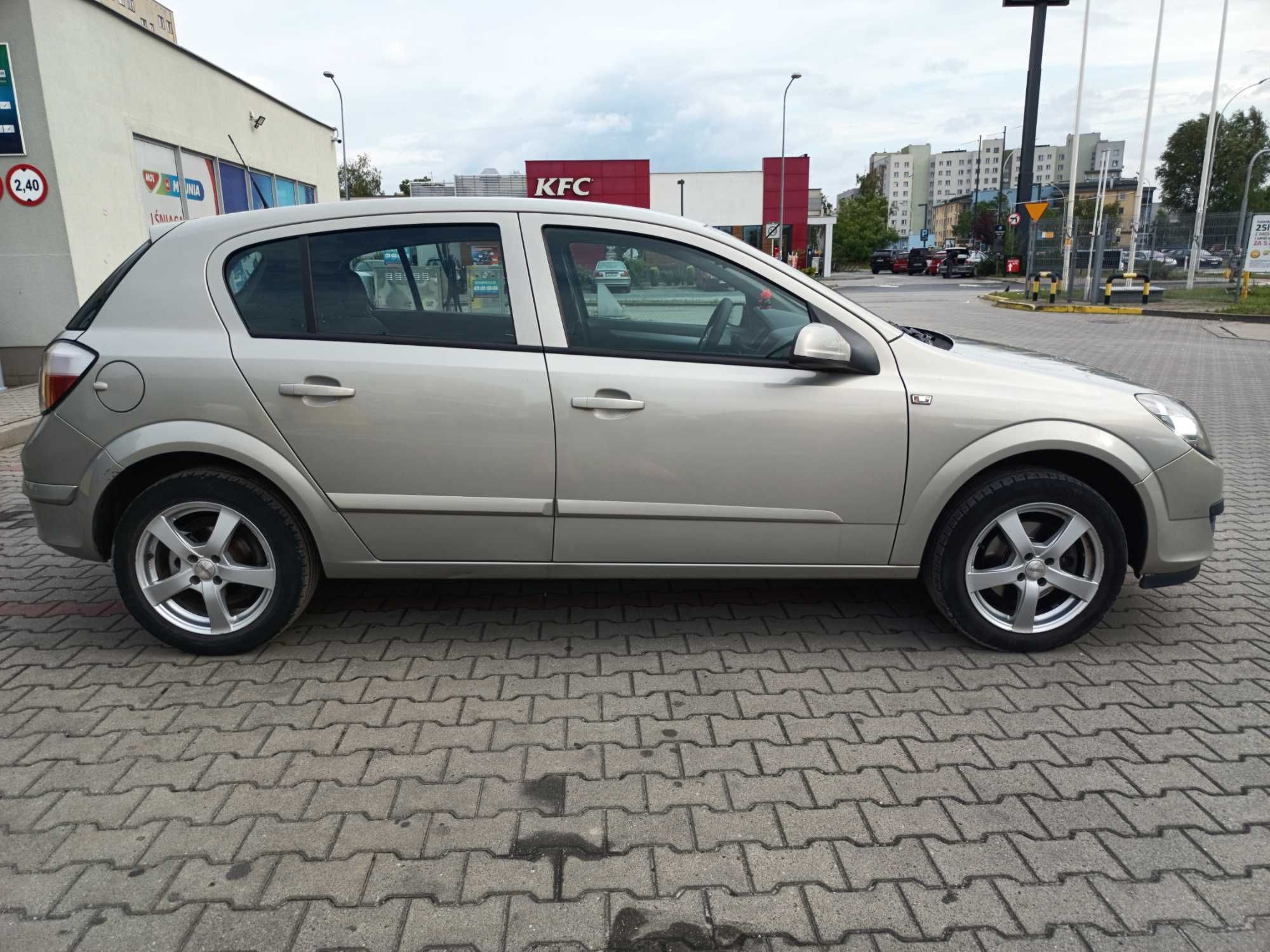 Opel Astra H 1.6 Benzyna