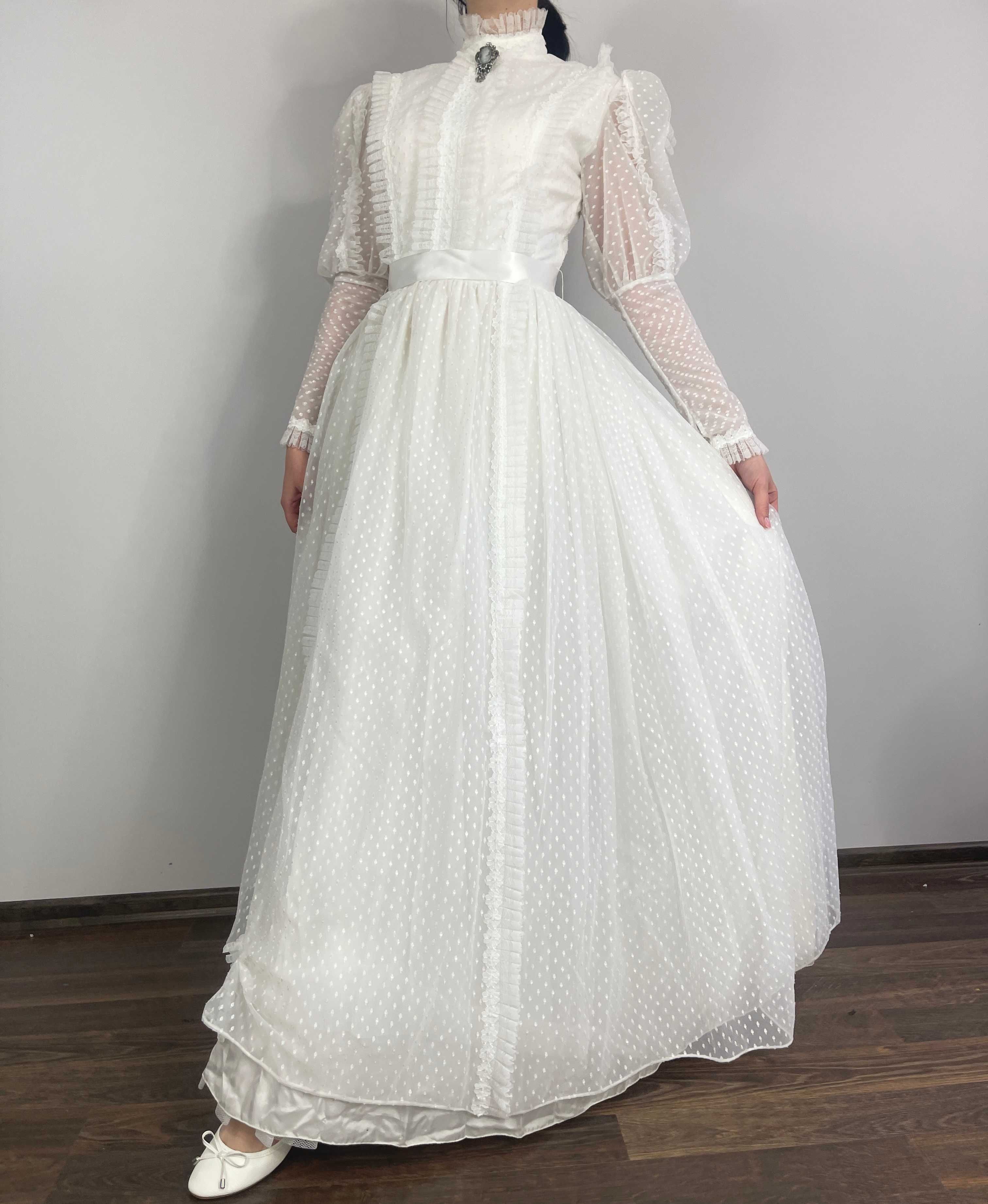 Stylowa suknia ślubna z lat 70 victorian cottagecore vintage