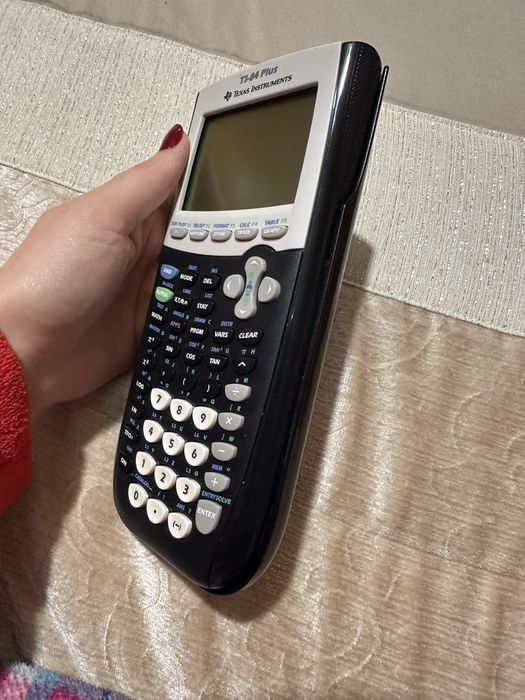 Calculadora científica TEXAS TI - 84 Plus (como nova)