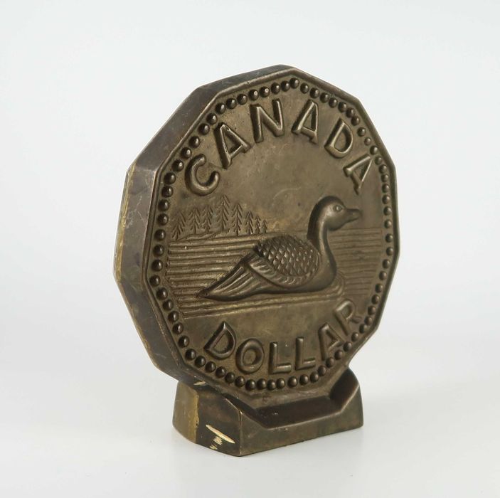 Antigo Mealheiro em latão - CANADA DOLLAR