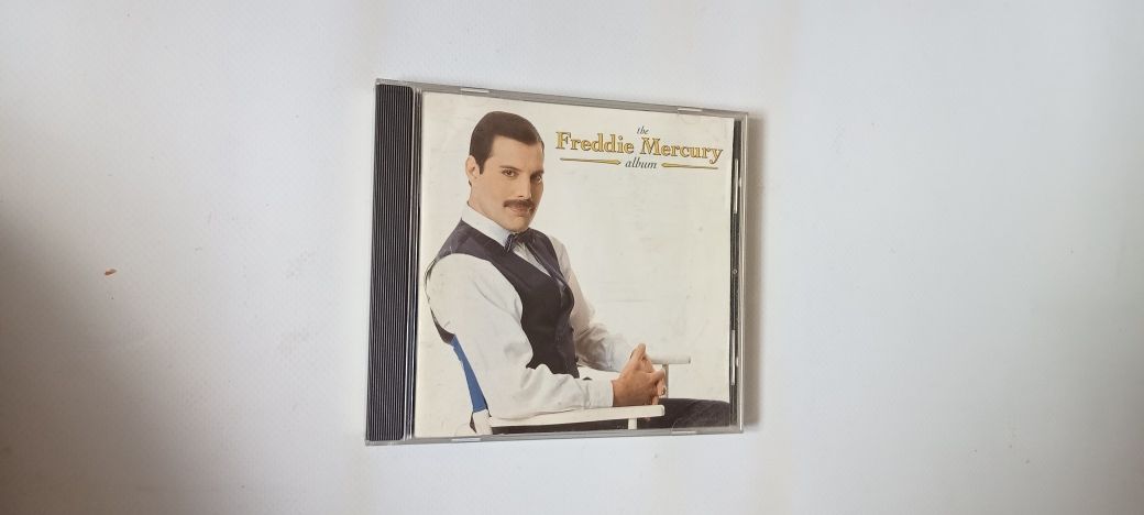 CD Audio-Freddie Mercury "The Album*