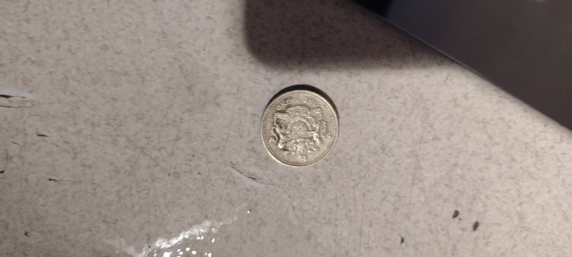Moneta One Pound Elizabeth II z 1983