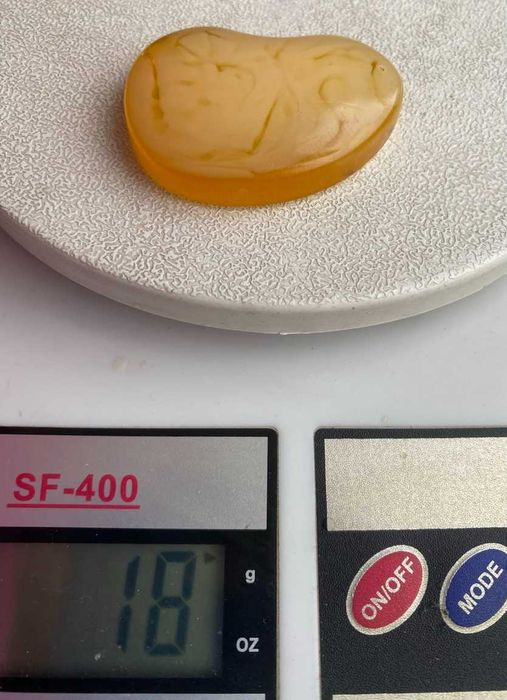 Старый бакелит. Под янтарь.