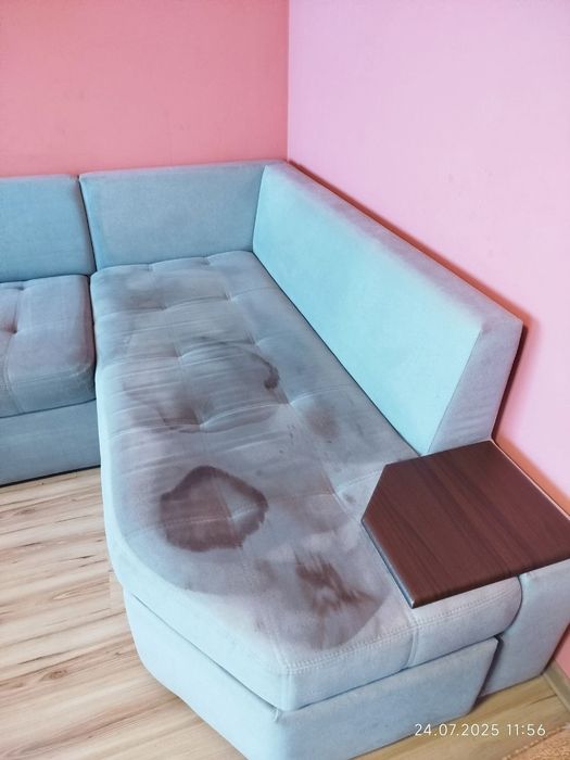 Виїзна хімчистка м'яких меблів Київ