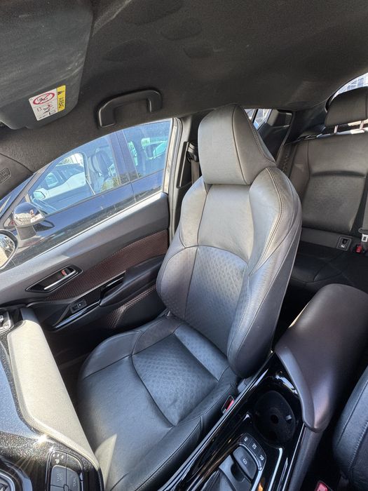 Toyota CH-R 1.8 HSD Exclusive + P.Luxury