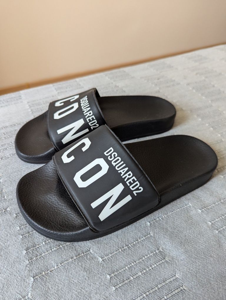 Детские шолепанцы с надписью ICON DSQUARED2. 37р