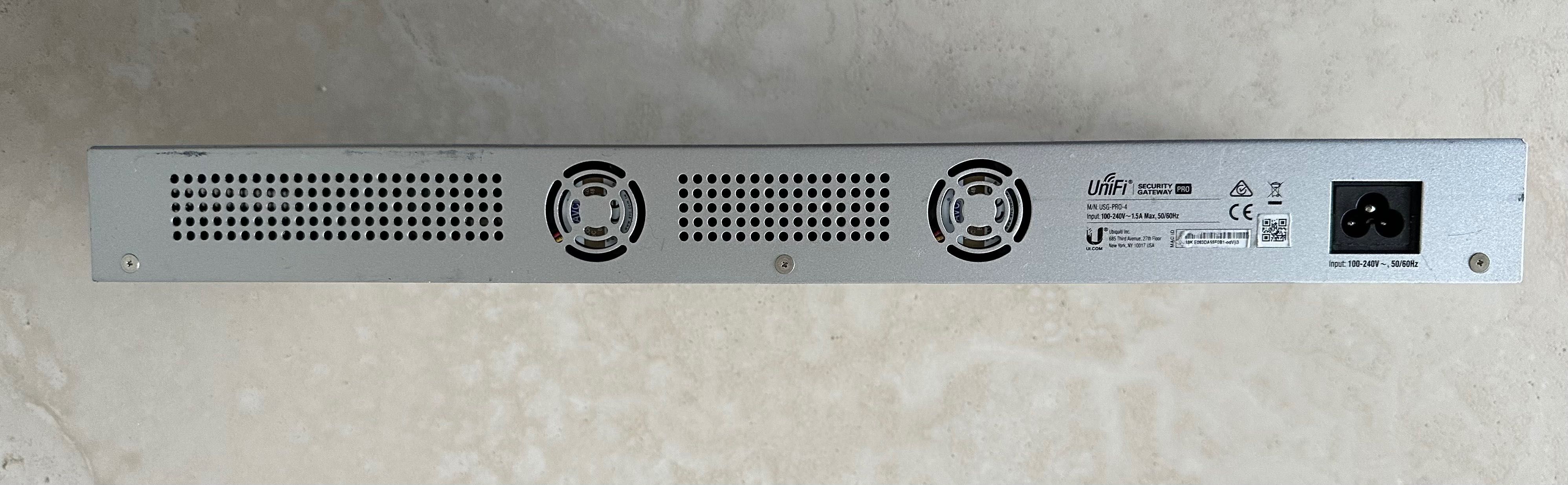 Unifi Security Gateway Pro - 4. USG-PRO-4