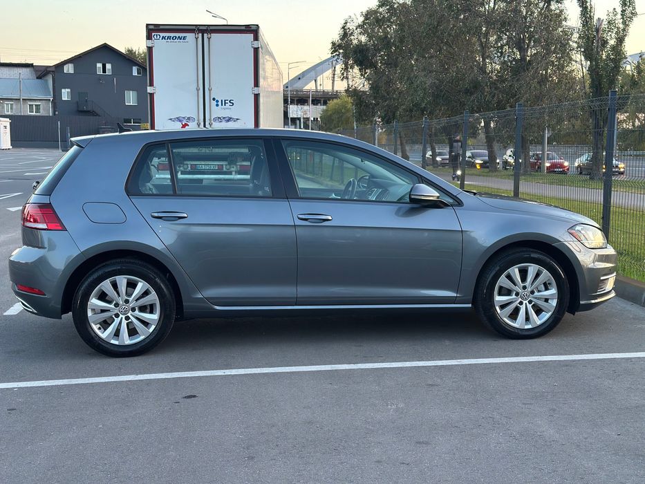 Продаю Volkswagen Golf 7.5 2021