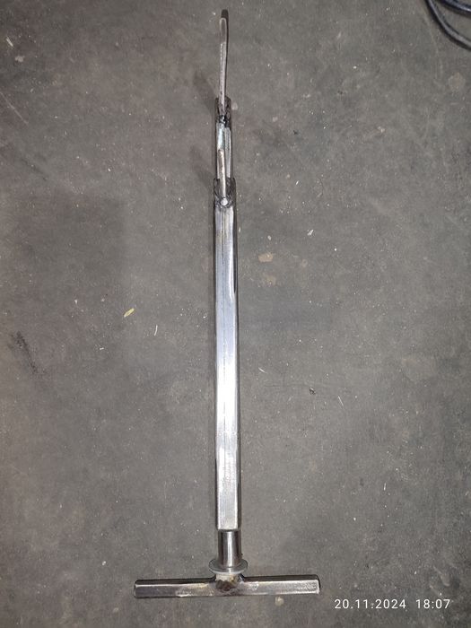 2 дзеркала, б/в, струбцина для монтажу саленблоків, патрон дрелі