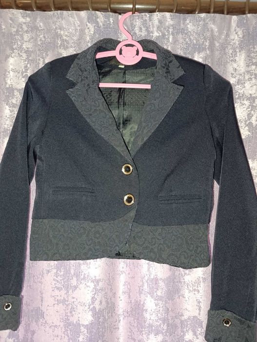 Одяг для дівчинки.