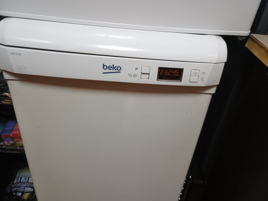 Посудомийні машина Beko DSFS 6530