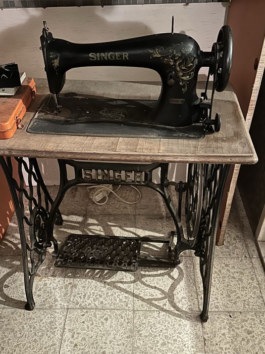 Máquina de costura singer